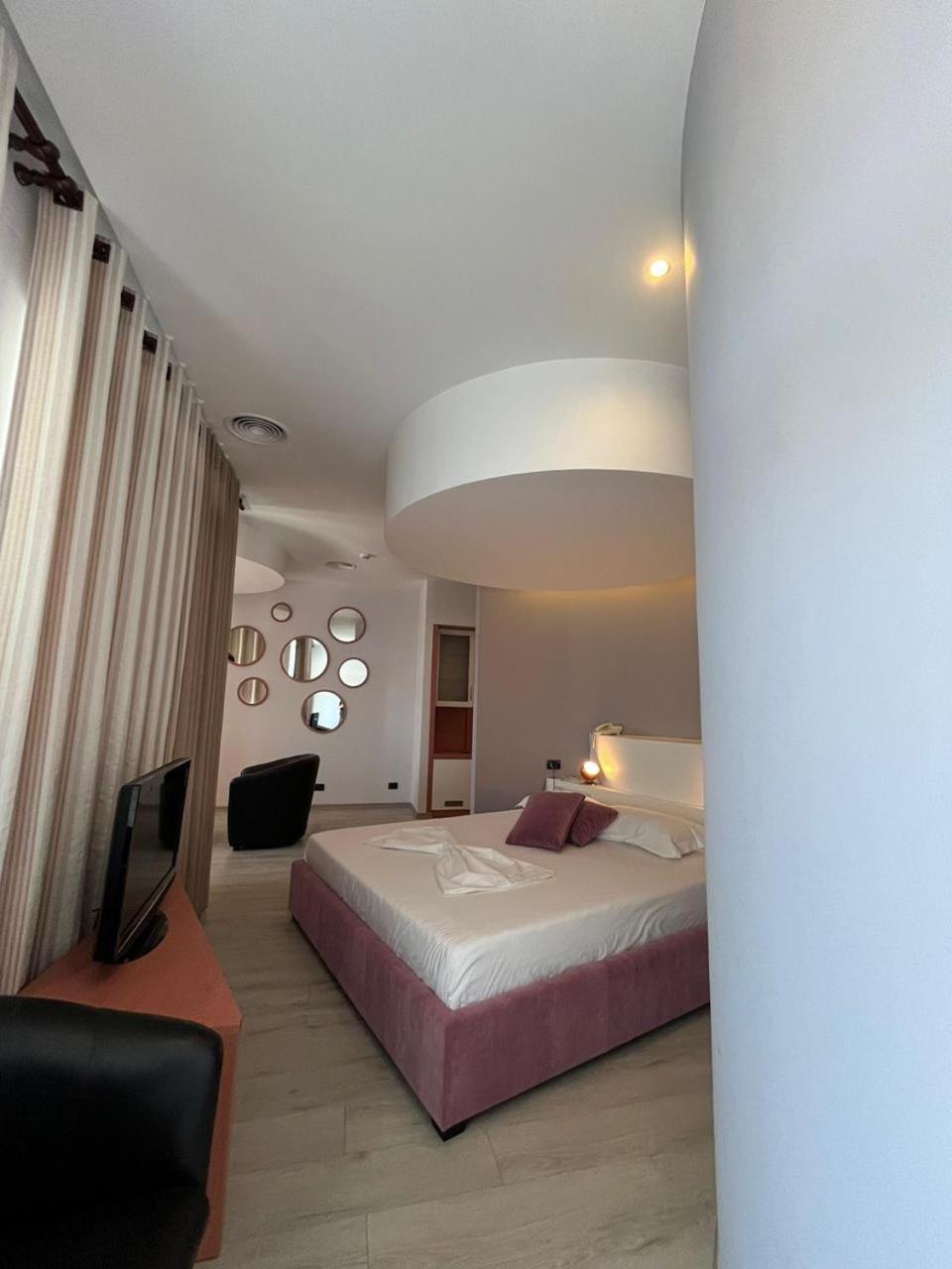 Icon Hotel Vlorë エクステリア 写真