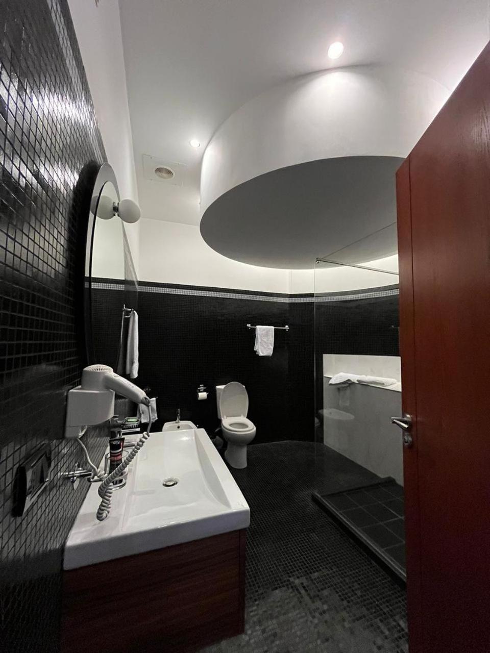 Icon Hotel Vlorë エクステリア 写真