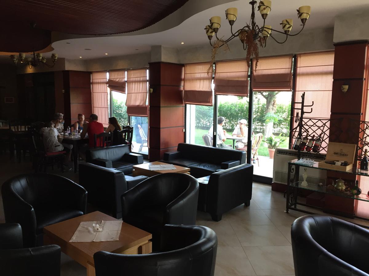 Icon Hotel Vlorë エクステリア 写真