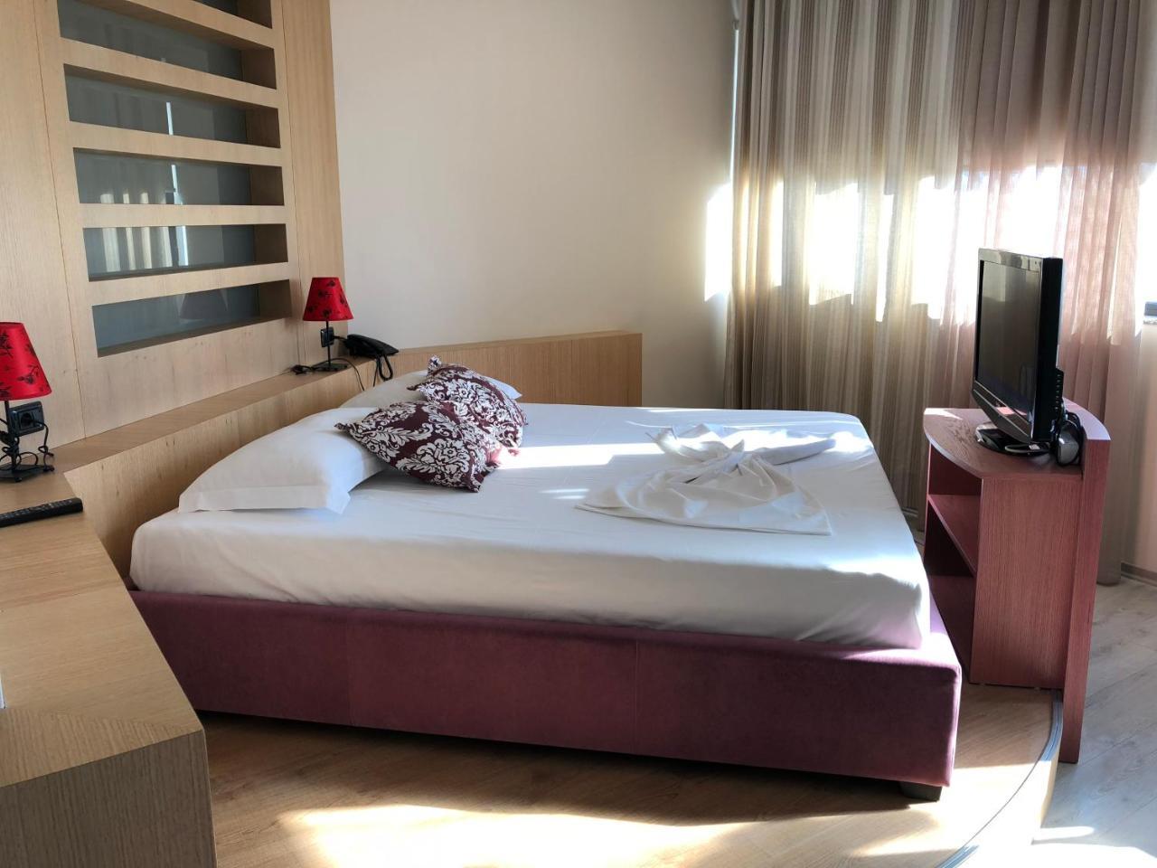Icon Hotel Vlorë エクステリア 写真