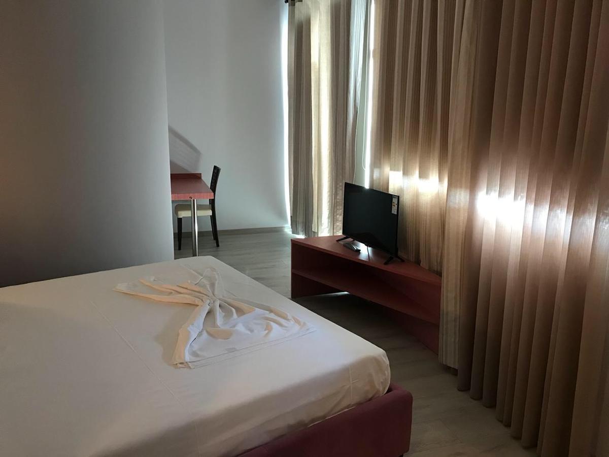 Icon Hotel Vlorë エクステリア 写真