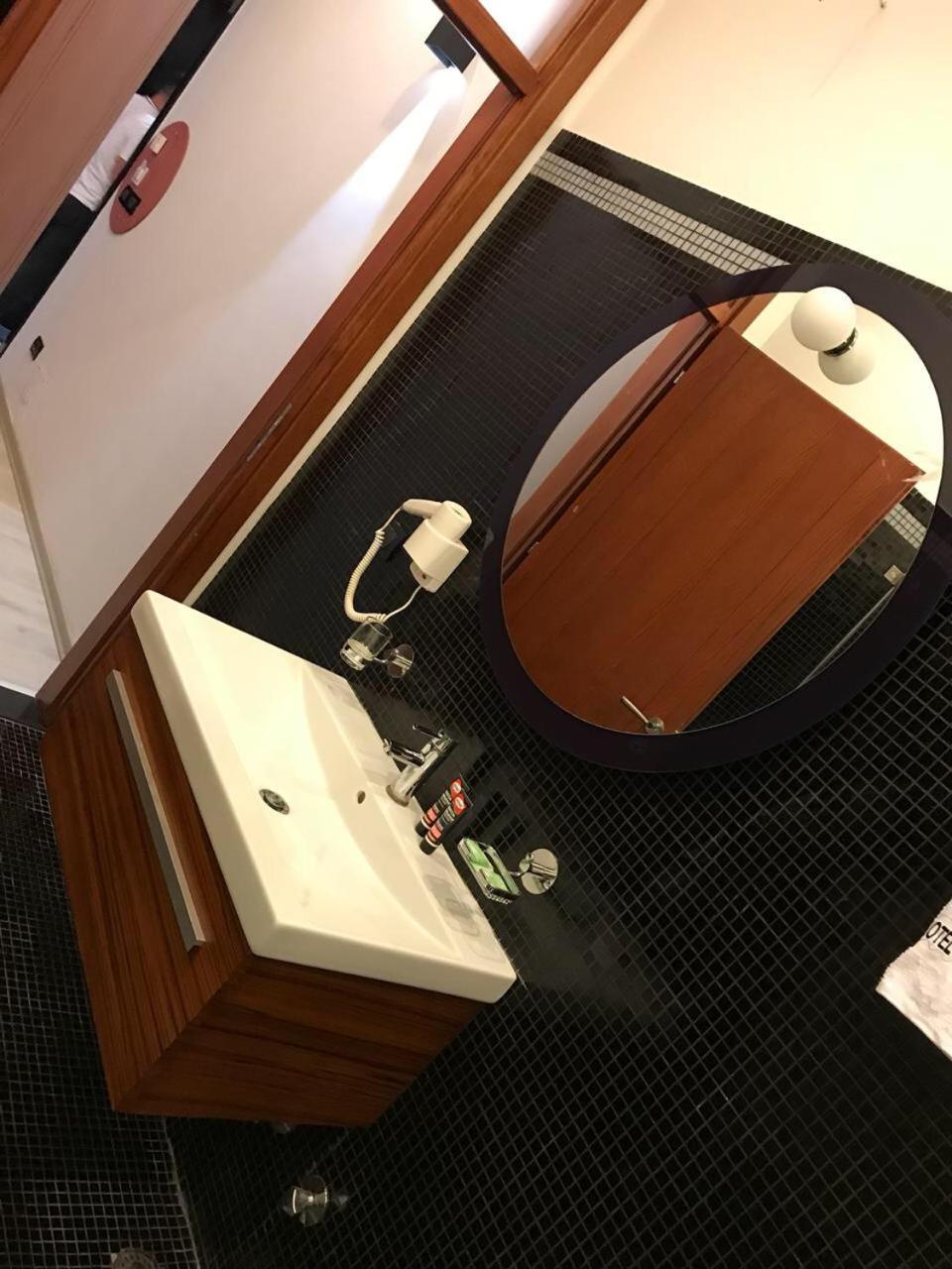 Icon Hotel Vlorë エクステリア 写真