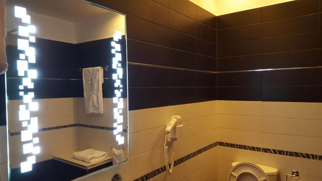 Icon Hotel Vlorë エクステリア 写真