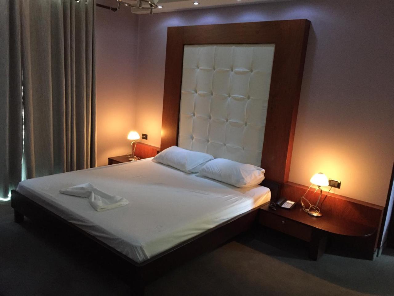 Icon Hotel Vlorë エクステリア 写真